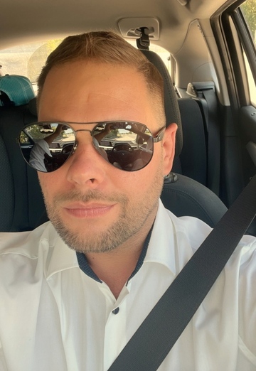 Robert (@robert17589) — my photo № 1