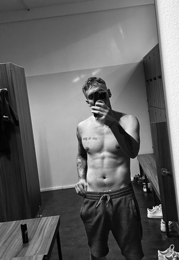 Basti (@basti80) — my photo № 3