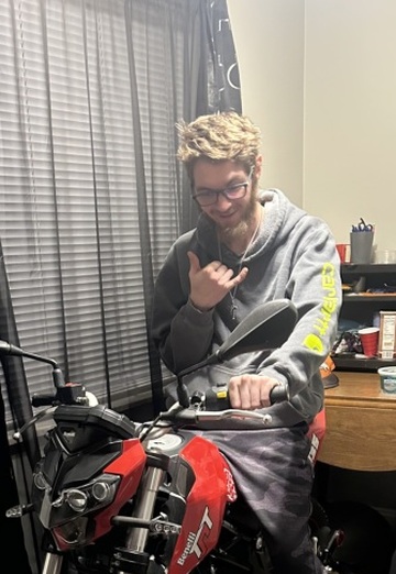 Brandon (@brandon962) — my photo № 1